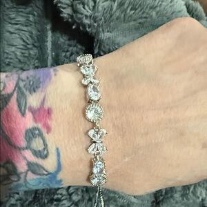 Elegant Silver Bracelet with Crystal Accents